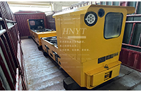 云南5噸和8噸蓄電池湘潭電機(jī)車發(fā)往海外