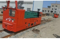 黑龍江技術(shù)人員為客戶現(xiàn)場檢修8噸湘潭蓄電池電機(jī)車